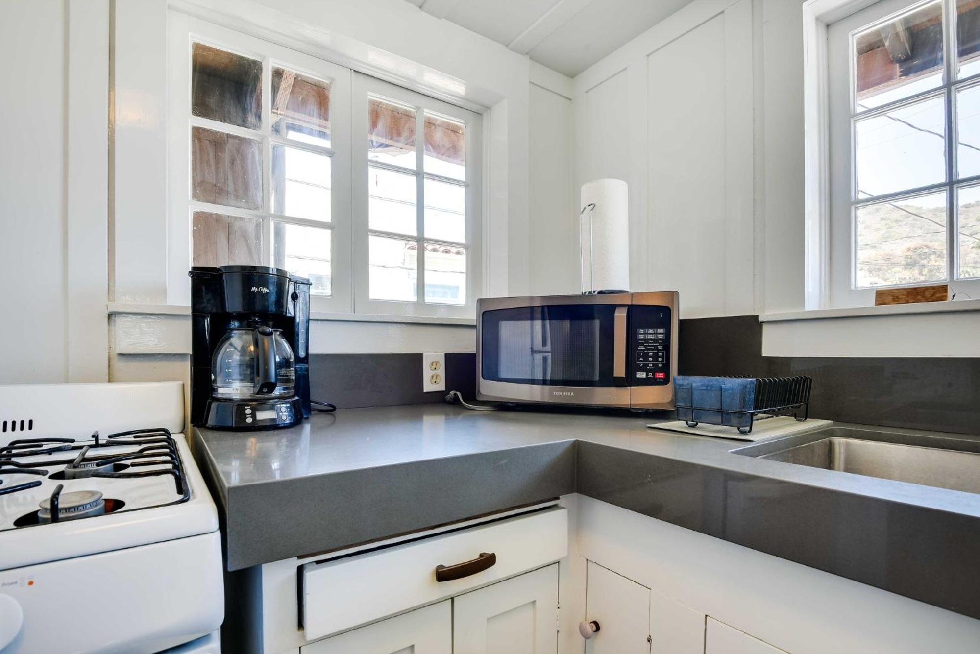 Charming Catalina Gem With Deck Walk To The Beach! Avalon Exterior photo